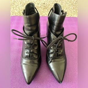 Sigerson Morrison size 6 1/2 black leather bootie.